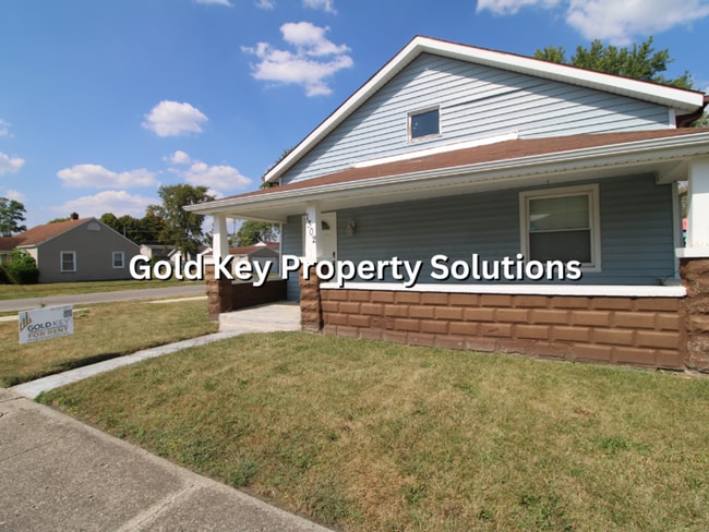 Building Photo - MUNCIE 3 BR 1 BA house with Fenced Backyar...