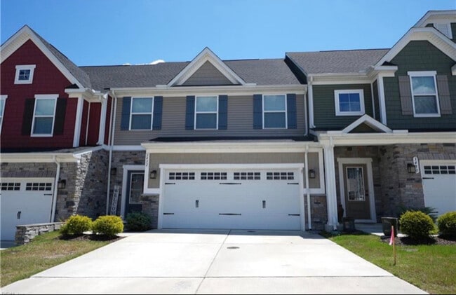 Building Photo - 3432 Foxglove Dr