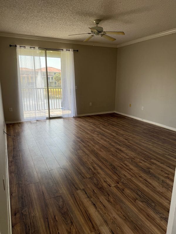 Building Photo - 5681 Bentgrass Dr