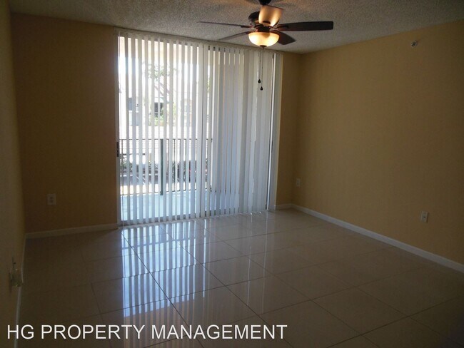 Foto del edificio - 1743 Village Blvd