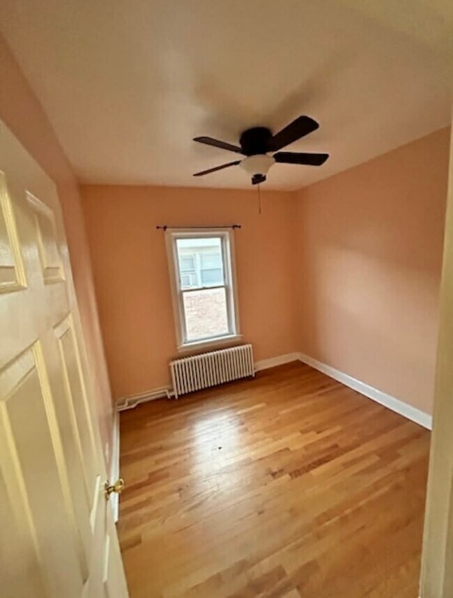 Foto del edificio - 5048 W Henderson St