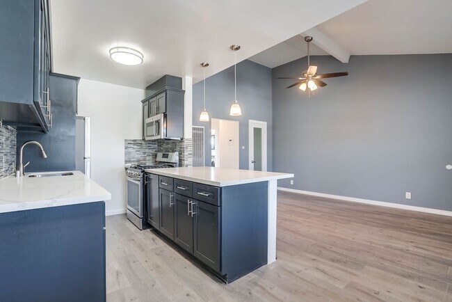 Foto del interior - Mid-Century Property Amid South LA’s Vital Commercial Corridor