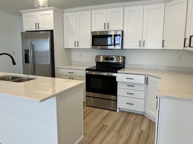 Foto del edificio - New 4 Bedroom/3 Bathroom Twin Home