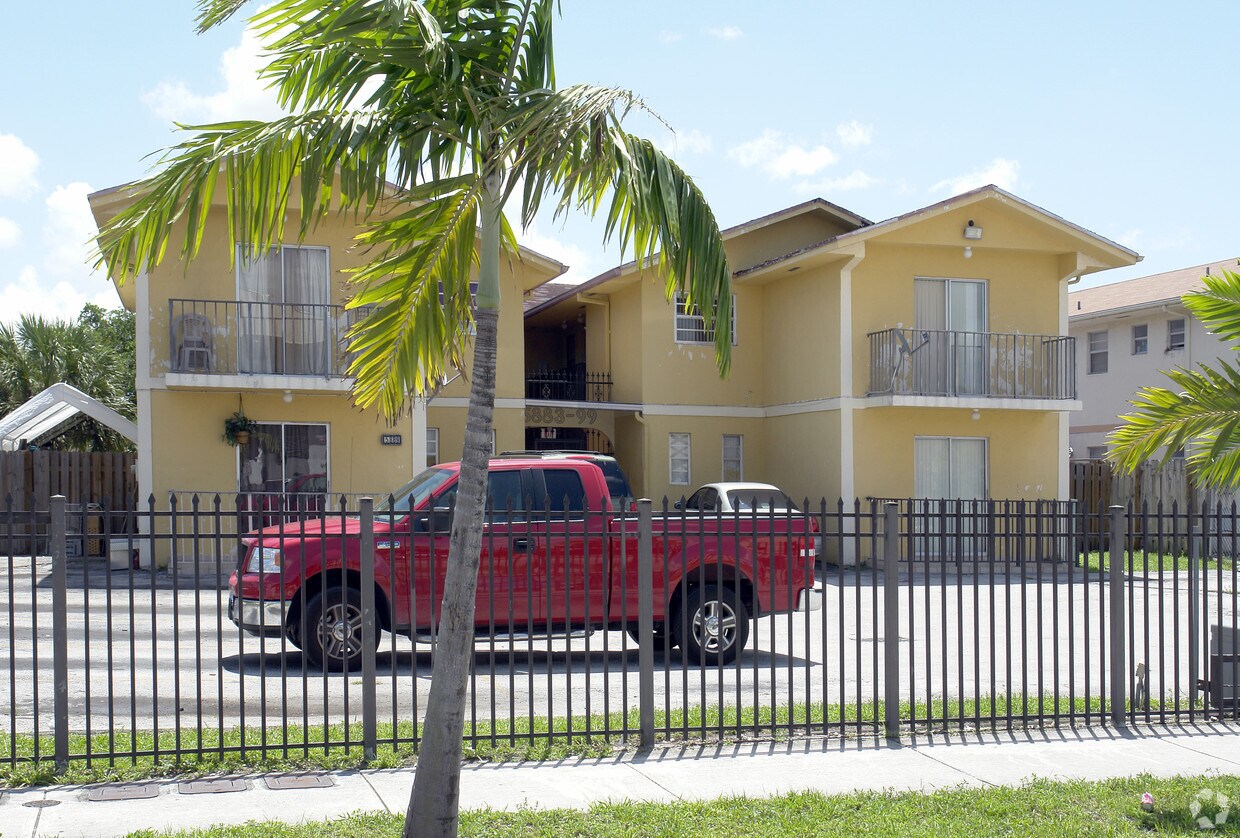 Foto principal - 5883-5899 W 26th Ave