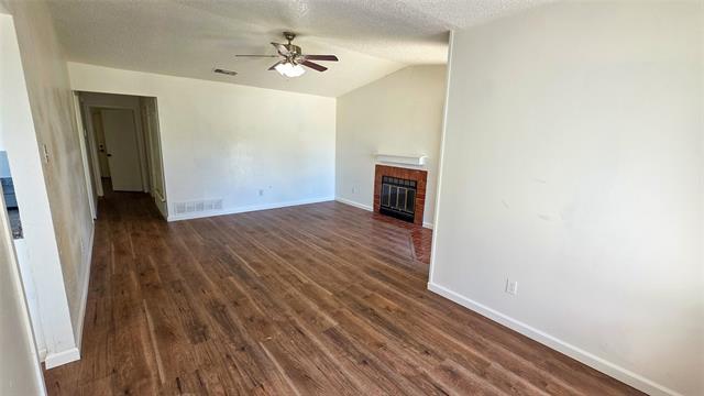 Foto del edificio - 741 Woodland Ct