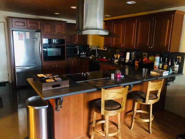 Kitchen /Bar - 3344 Sandy Way