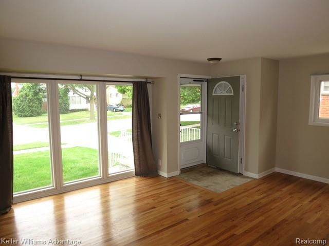 Building Photo - 732 Elmsford Dr