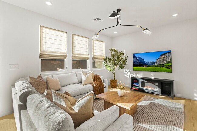 Foto del edificio - 664 Tranquil Bay Ct