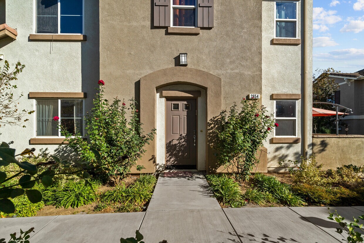 2654 Night Jasmine Dr, Simi Valley, CA 93065 Townhome Rentals in Simi