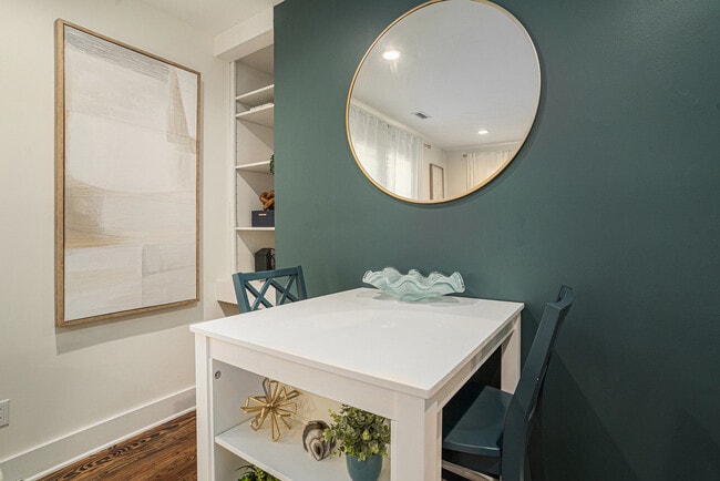 Building Photo - 1913 Orvid St