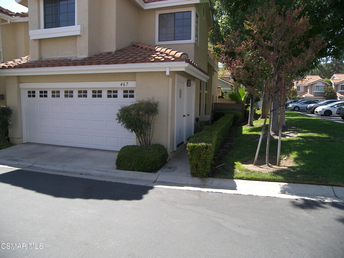 Primary Photo - 467 Pavarotti Dr