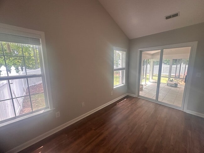 Building Photo - 3 Bed 2 Bath Brick Home in Northchase