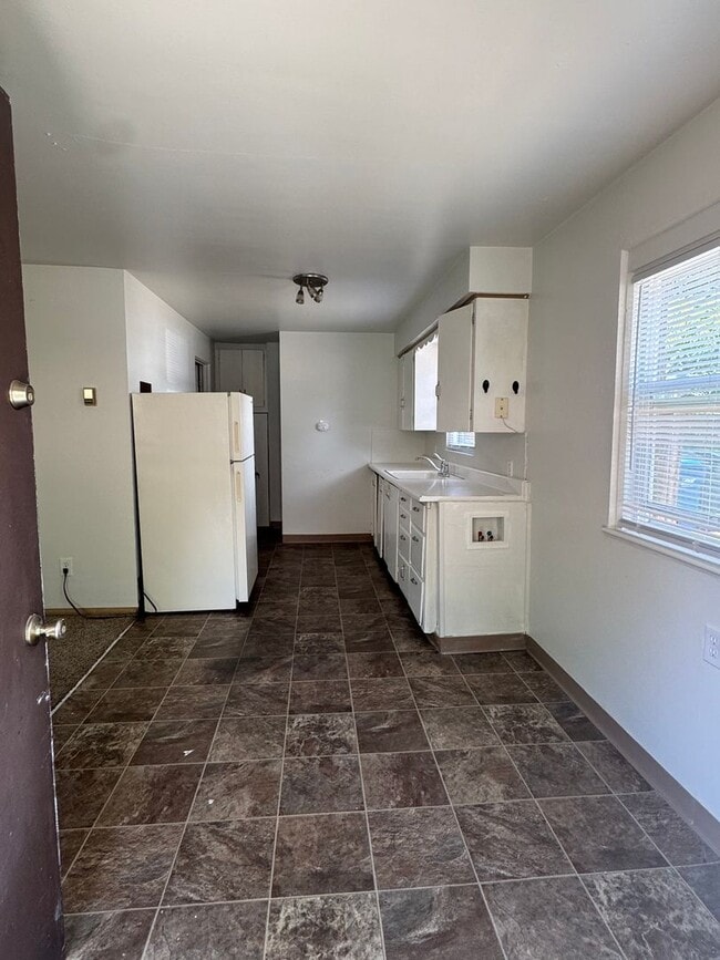 Building Photo - Jean Street 4 Plex