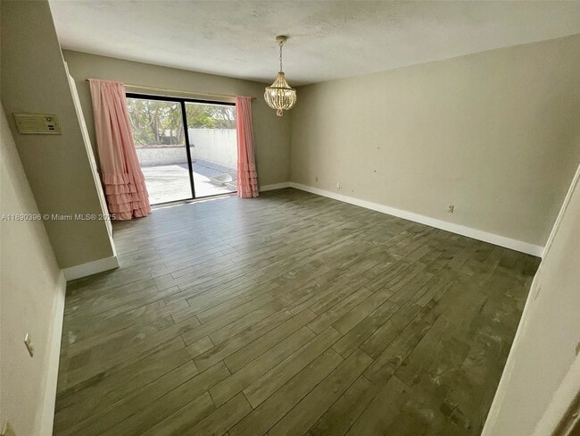 Foto del edificio - 9007 SW 62nd Terrace