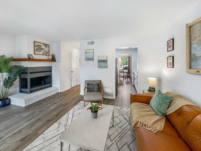 Building Photo - 686 Buckhall Ct