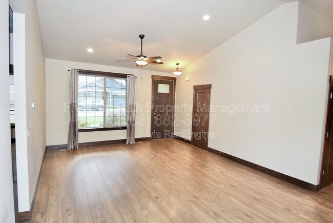 Foto del edificio - 7763 N Hibiscus Ln