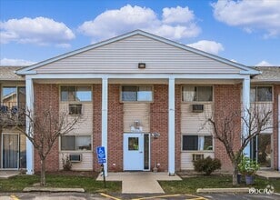 Building Photo - 706 Marilyn Ave