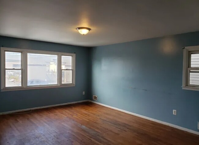 Building Photo - 166 Fabyan Pl