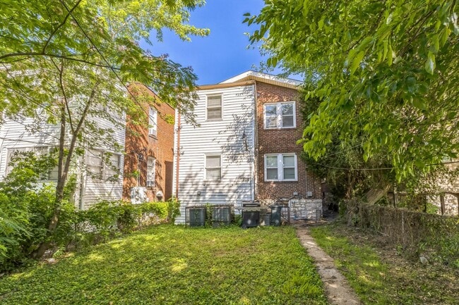 Building Photo - 5512-5514 S Grand Blvd