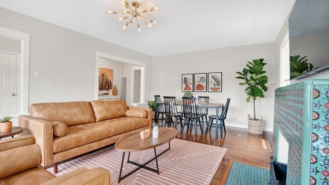 Foto del edificio - 724 Gramercy Dr