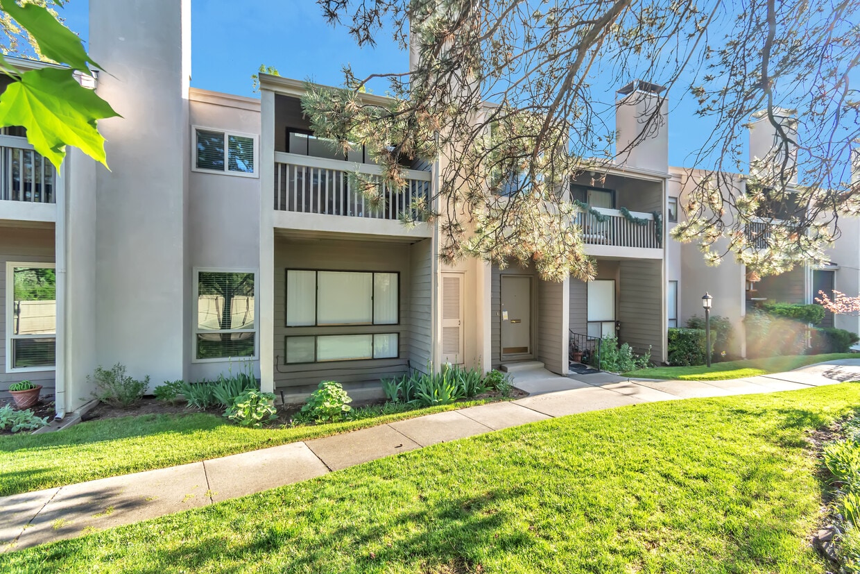 Foto principal - 1586 E Ventnor Ave