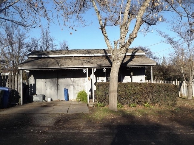 Building Photo - 3555 Lakeshore Blvd