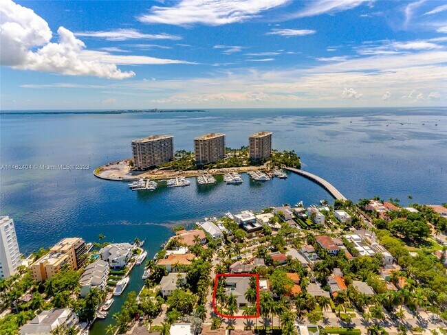 Building Photo - 1721 S Bayshore Ln