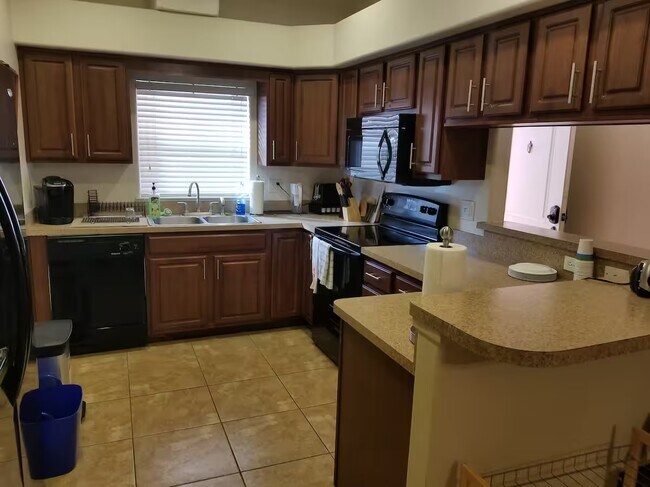 Foto del edificio - 2097 Hidden Grove Ln