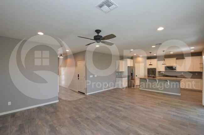 Building Photo - 286 N Scott Dr