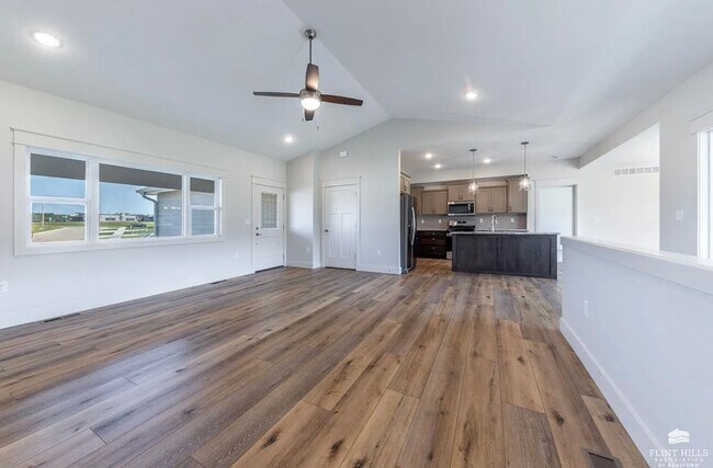 Foto del edificio - Brand New 4 Bed 2 Bath Home in East Manhattan