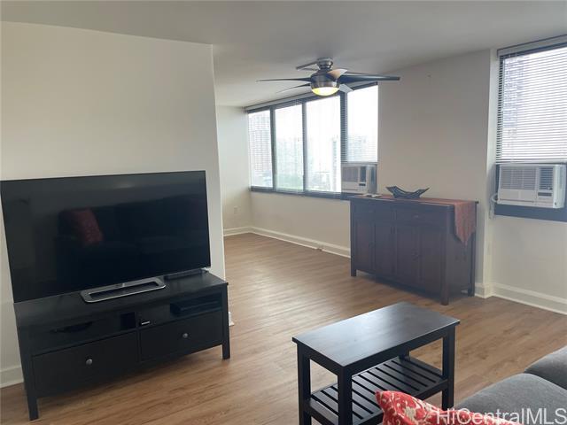 Building Photo - 343 Hobron Ln