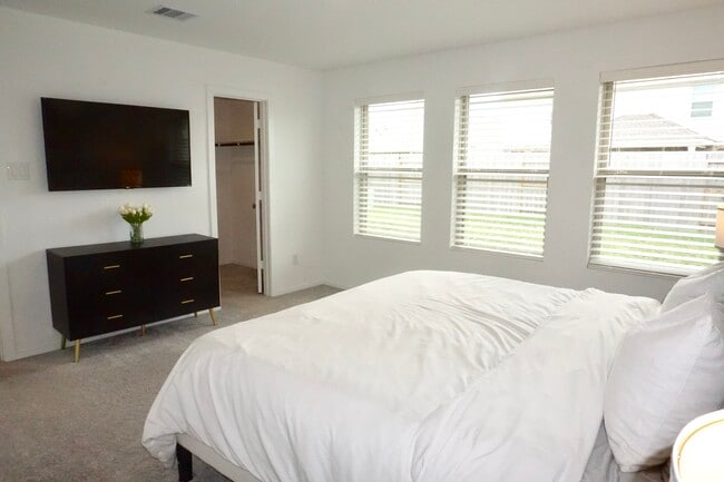 Foto del edificio - 5123 Sunvalley Bend Dr