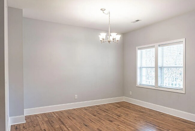 Building Photo - 2 Sawmill Ct