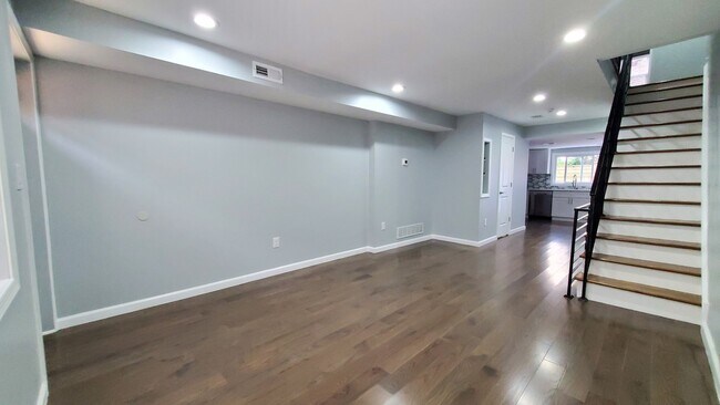 Foto del edificio - 721 Ellsworth St