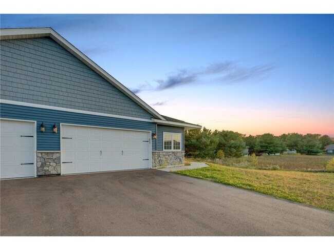 Building Photo - 208 Jennifer Rae Jct S