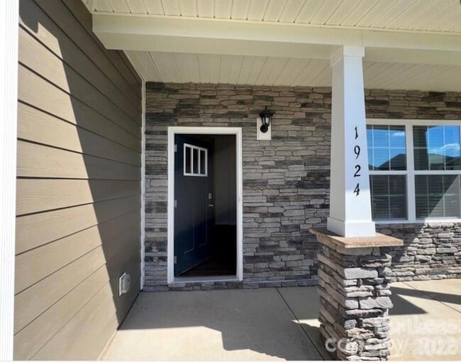 Foto del edificio - 1924 Vanderlyn St