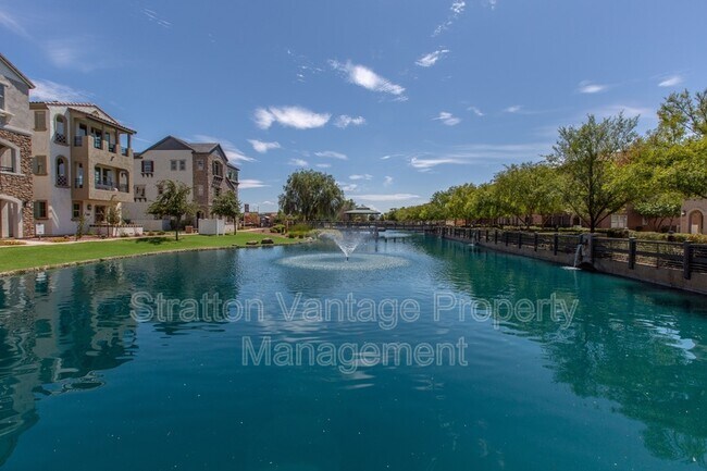 Building Photo - 2724 S Voyager Dr