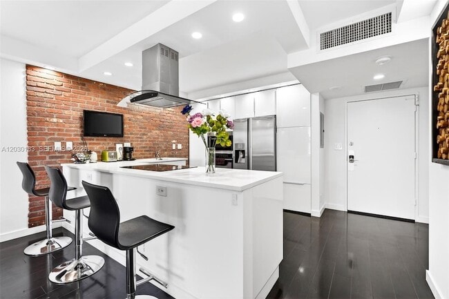 Building Photo - 500 Three Islands Boulevard