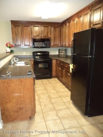 Building Photo - 2 br, 2.5 bath House - 136 Jasmine Circle