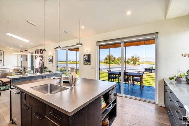 Building Photo - 1364 Milton Rd