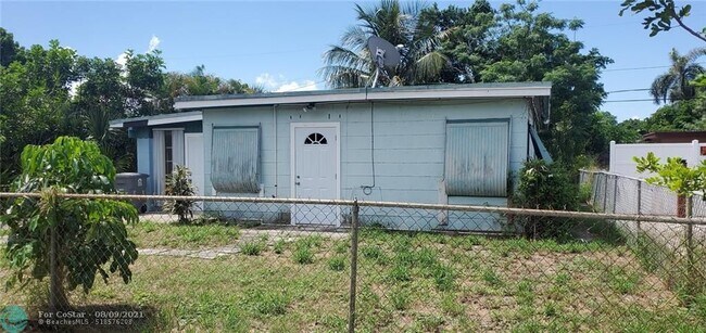 Building Photo - 1064 Highview Rd