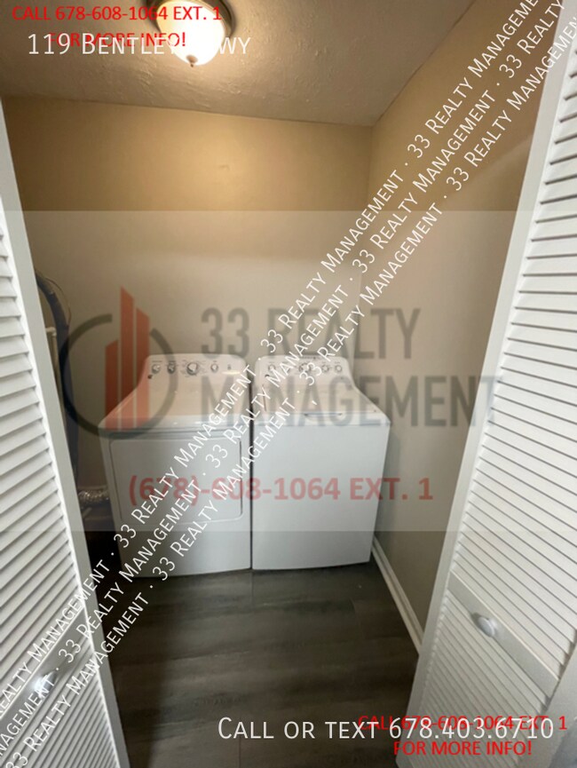 Foto del edificio - Adorable 3BR/2.5 Bath Duplex walking dista...