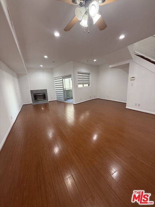 Building Photo - 621 E Olive Ave