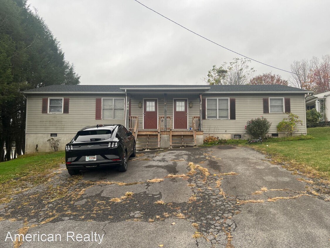 Foto principal - 2 br, 1 bath House - 208 hill drive