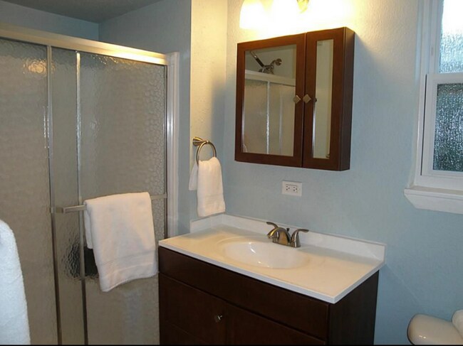 Building Photo - 1813 Dolphin Dr
