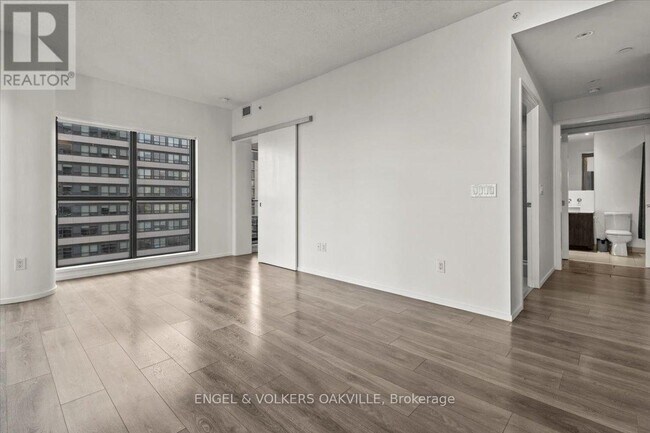 Building Photo - 159 Dundas St E