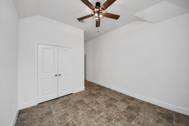 Foto del edificio - 14807 Providence Manor Way