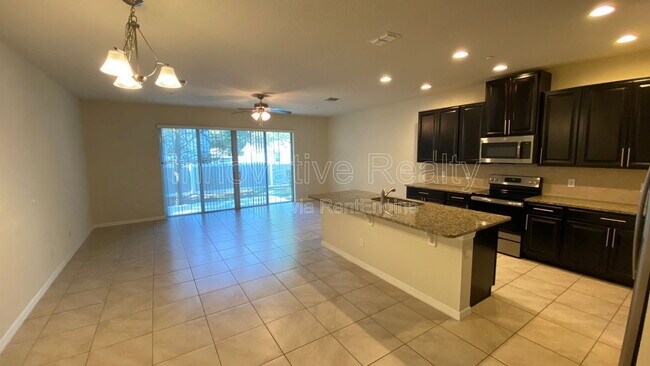 Foto del edificio - 7490 Aloma Pines Ct