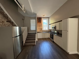 Building Photo - 201 Main St