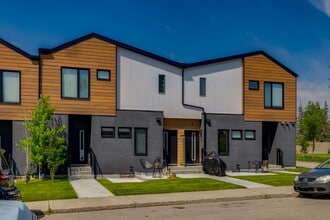 Building Photo - 2015-2022 22 St SW